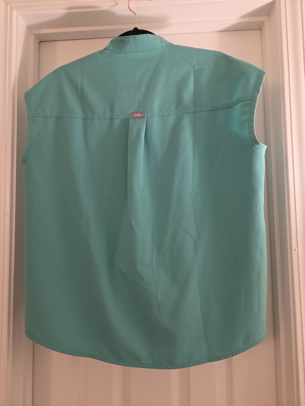 FIGS Ragaela Scrub Top - Picture 2 of 4